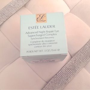 Beautiful Estée Lauder cream